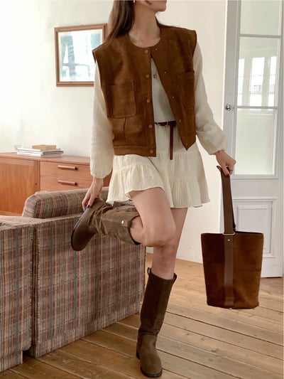 極簡圓領雙口袋麂皮背心8