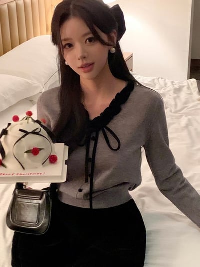 撞色花邊綁結領排釦針織衣4