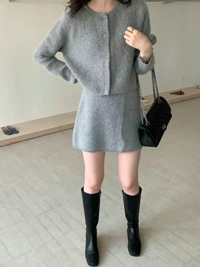 短毛圓領排釦針織衫＋鬆緊Ａ字短裙SET4
