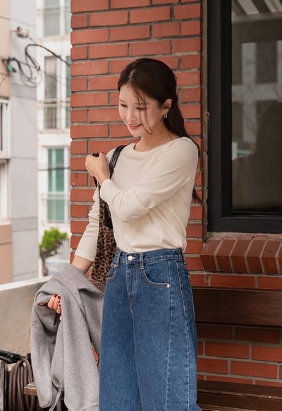 兩側壓線裁切寬版後鬆緊牛仔褲6