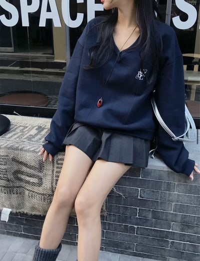 V領刺繡logo內刷毛大學Ｔ3