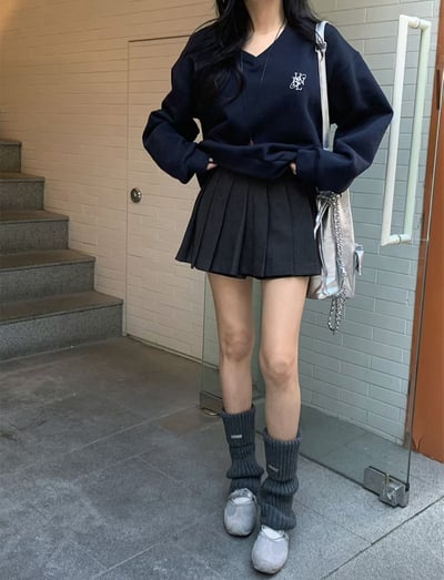 V領刺繡logo內刷毛大學Ｔ8