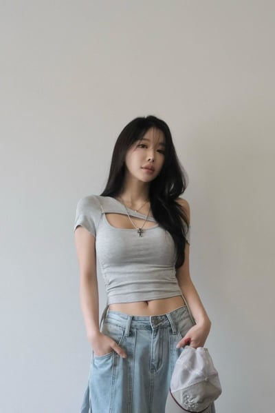 斜肩膀辣妹BRA 短T10