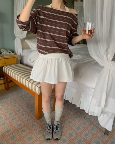 斜肩配色橫條紋薄款Ｔ5