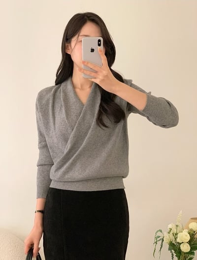 微垂墜交錯V領針織衫2