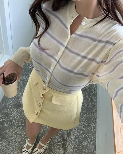 logo小圓牌配色雙條紋博款針織衫7