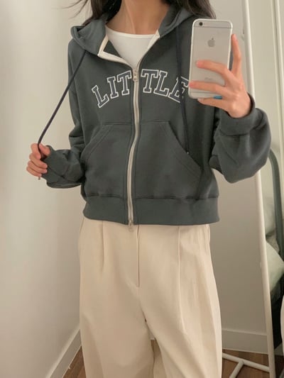 刺繡字母抽繩連帽外套11