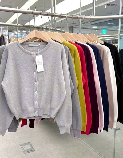 圓領精紡羊毛排釦短版小外套10