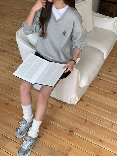 V領刺繡logo內刷毛大學Ｔ2