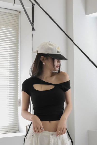 斜肩膀辣妹BRA 短T3