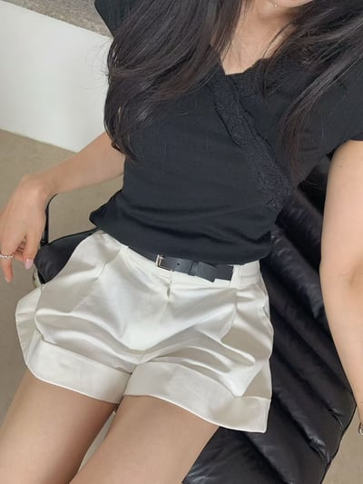 拼接蕾絲交錯Ｖ領開衩棉Ｔ7