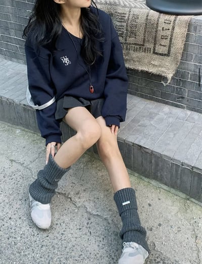 V領刺繡logo內刷毛大學Ｔ1