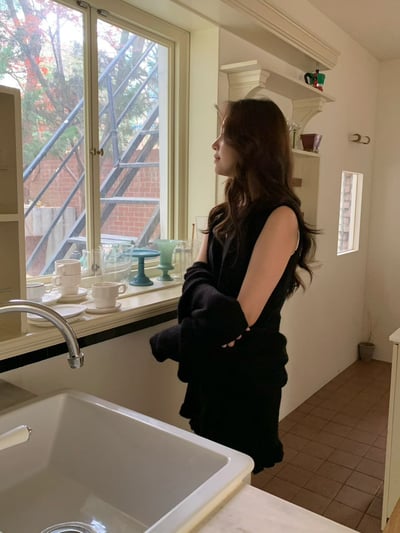 短版坑紋罩衫＋荷葉滾邊背心短洋SET10