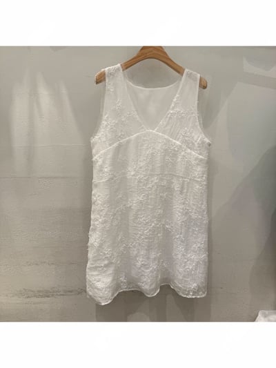 拼接網紗Ｖ領花朵刺繡小短洋18