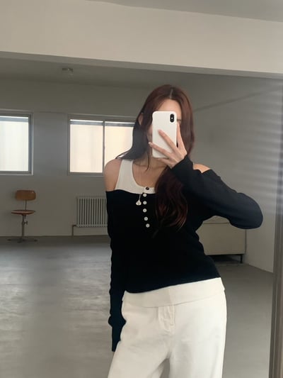 假兩件撞色Ｕ領排釦針織衫8