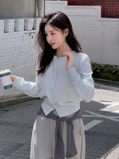 圓領精紡羊毛排釦短版小外套2