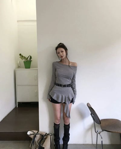 大圓領不規則波浪下擺針織衫1