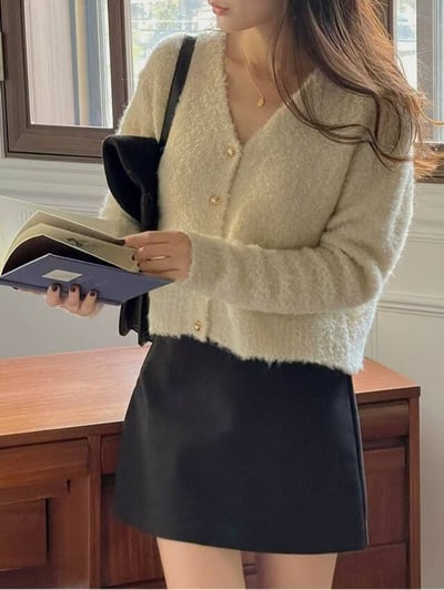 Ｖ領毛圈感金釦軟糯針織衣8