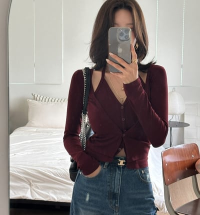 假兩件掛脖鏤空排釦薄Ｔ11