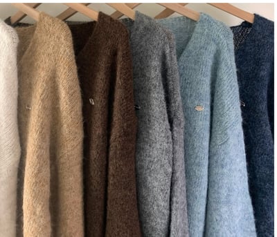 Ｖ領泡泡袖金牌logo厚款針織衣7