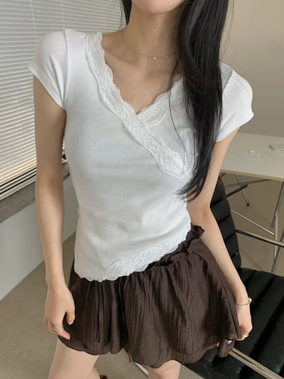 拼接蕾絲交錯Ｖ領開衩棉Ｔ4