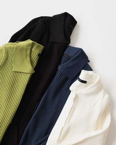 排釦翻領坑紋彈力針織衣7