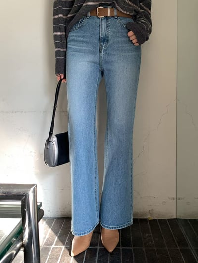 經典顯瘦中高腰靴型牛仔褲4