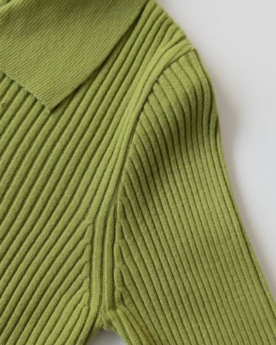 排釦翻領坑紋彈力針織衣11