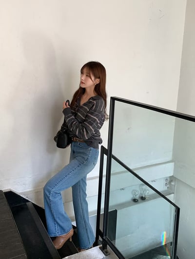 經典顯瘦中高腰靴型牛仔褲5