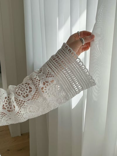 鏤空花朵蕾絲綁結罩衫3