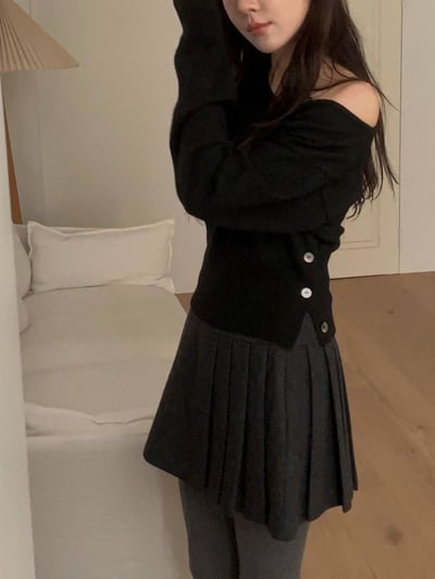 可拉斜肩針織上衣1