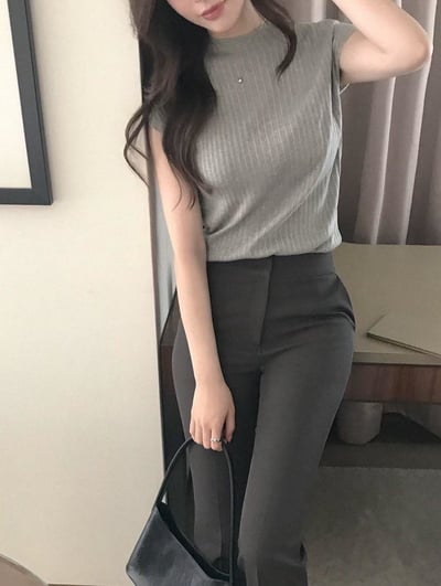 坑條針織包袖短上衣1