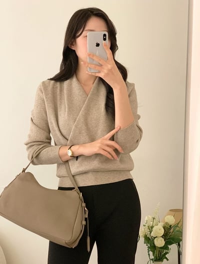 微垂墜交錯V領針織衫1
