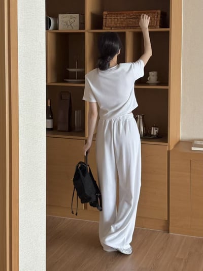 銀牌logo坑紋短袖Ｔ+抽繩寬褲SET11