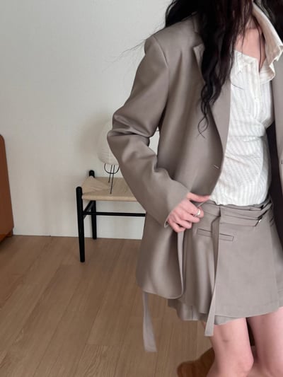 墊肩附綁帶西裝外套＋層次低腰西裝短褲裙SET(可拆買）4