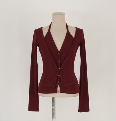 假兩件掛脖鏤空排釦薄Ｔ14