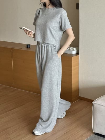 銀牌logo坑紋短袖Ｔ+抽繩寬褲SET7