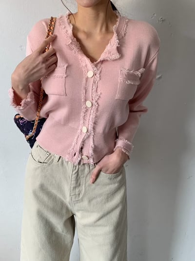 大圓釦抓破感滾邊設計針織衫6