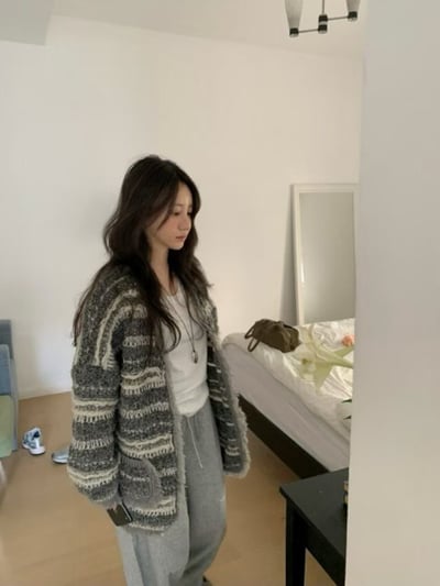 勾線條紋造型連帽長版外套4