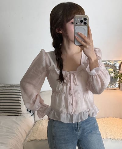 方領荷葉滾邊前綁結排釦雪紡衫1