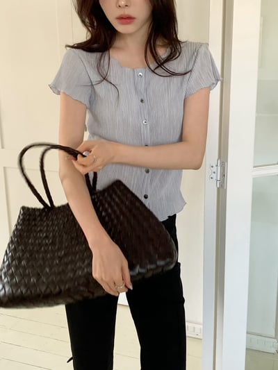 直壓紋木耳袖上衣1