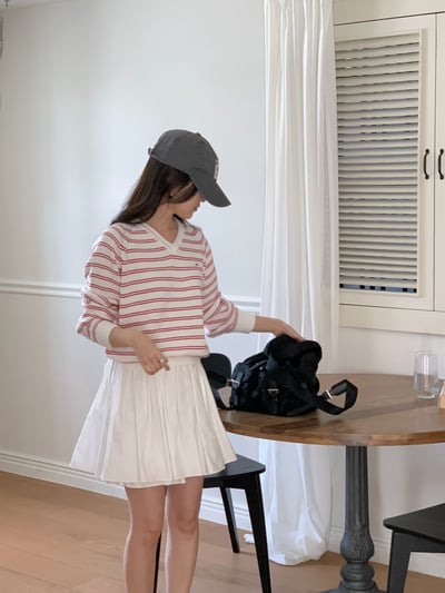 (客訂勿下單）V領休閒條文圓牌logo針織衫3