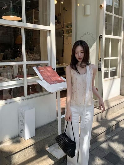 荷葉滾邊Ｖ領小花背心5