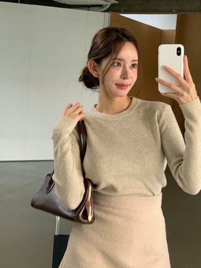 多色款圓領坑紋博款針織衫1