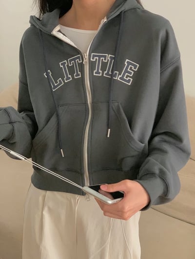 刺繡字母抽繩連帽外套9