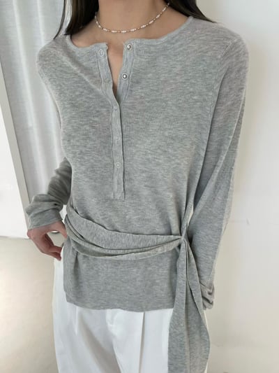 排釦領側綁結造型薄款Ｔ6