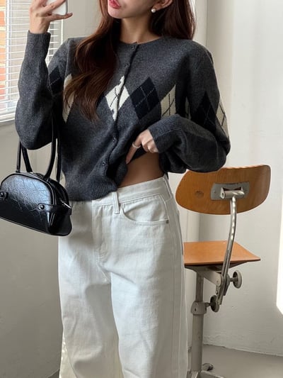 圓領配色菱格紋排釦針織衫2