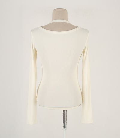 假兩件掛脖鏤空排釦薄Ｔ15