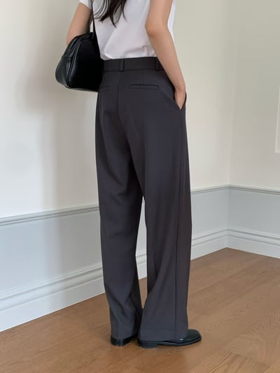 熱銷中！極簡壓褶設計直筒西裝褲7