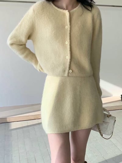 短毛圓領排釦針織衫＋鬆緊Ａ字短裙SET5
